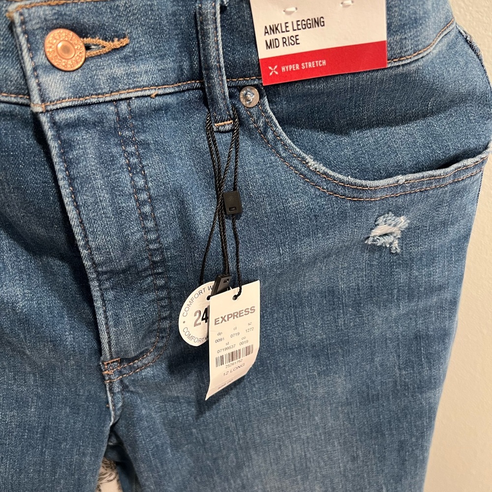 NWT Jeans - Picture 2 of 4